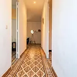 Appartement 1-bed Apartment, Courtyard,