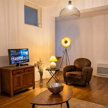 Family Apartment In Perpignan With Beautiful Courtyard, Perfect For The Rugby Season Apartment *
