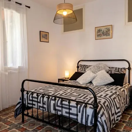 Apartment Family Apartment In Perpignan With Beautiful Courtyard, Perfect For The Rugby Season *