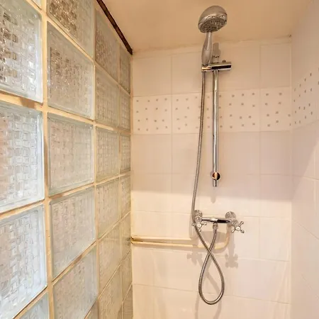 Family Apartment In Perpignan With Beautiful Courtyard, Perfect For The Rugby Season Perpignan